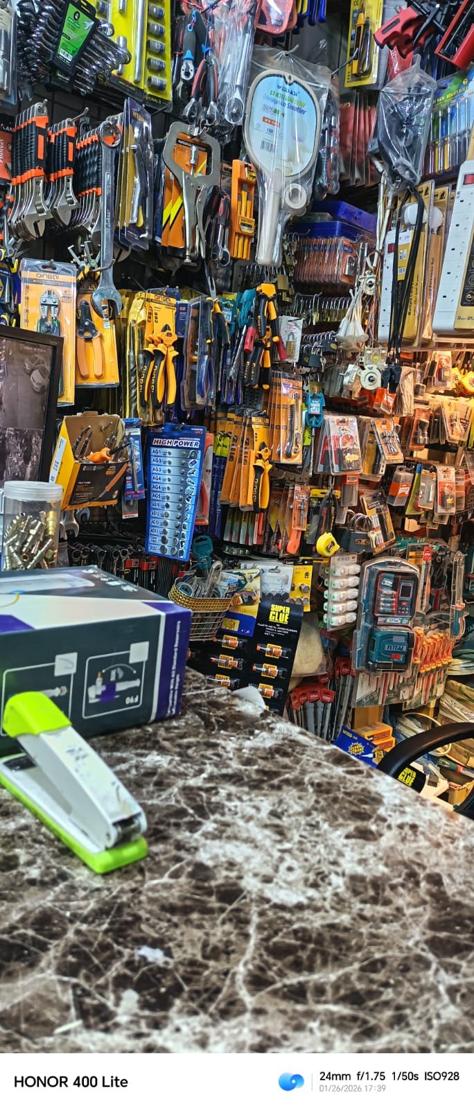 مستلزمات السباكة والكهرباء في الرياض